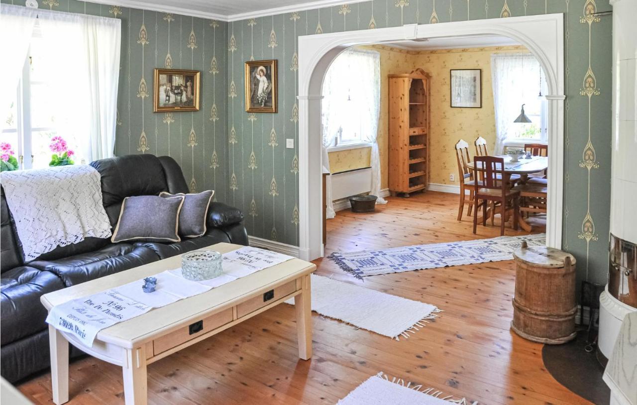 Cozy Home In Lesjoefors With Kitchen Lesjofors ภายนอก รูปภาพ